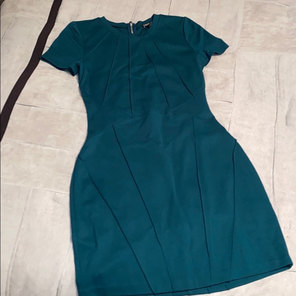 Express, fitted size 6 dress